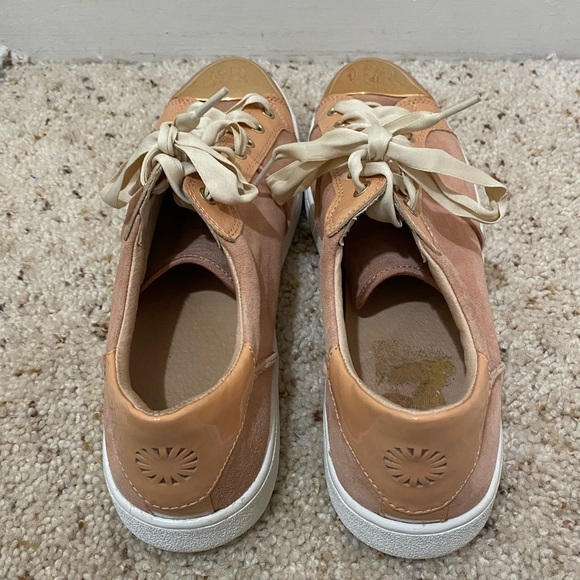 💎UGG Evangeline pink/gold sneakers size 15. - Picture 3 of 16